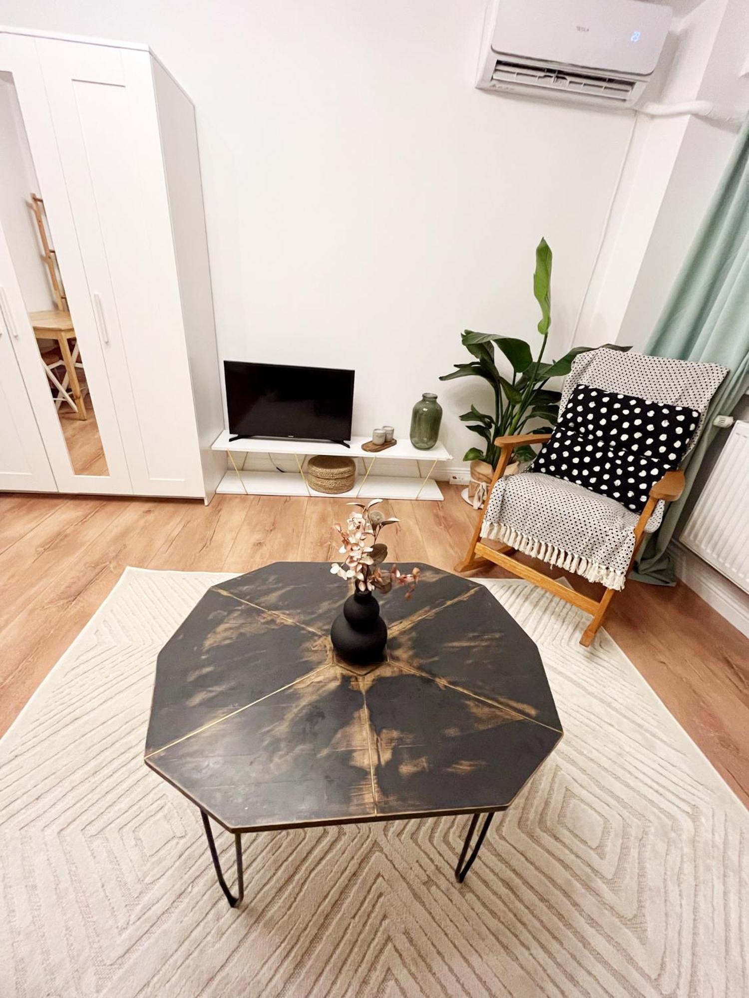 Lola'S Apartament Close To City Center Bükreş Dış mekan fotoğraf